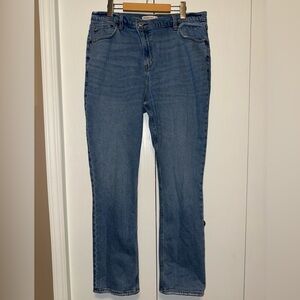 Abercrombie & Fitch Ultra High Rise 90s Slim Straight Jean